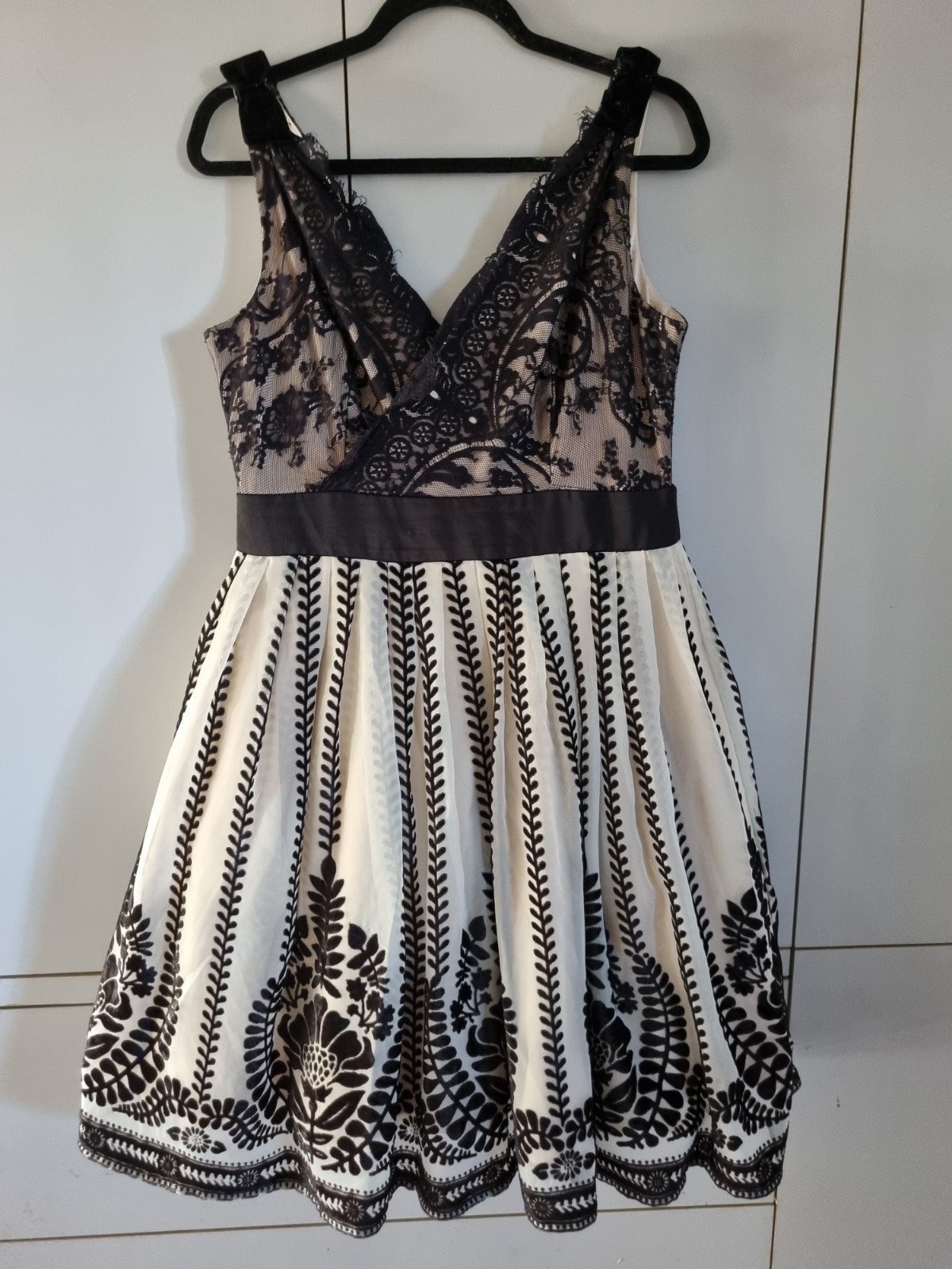 Kitten D’amour Notre Dame 50s style knee length cocktail dress size 16 Aus