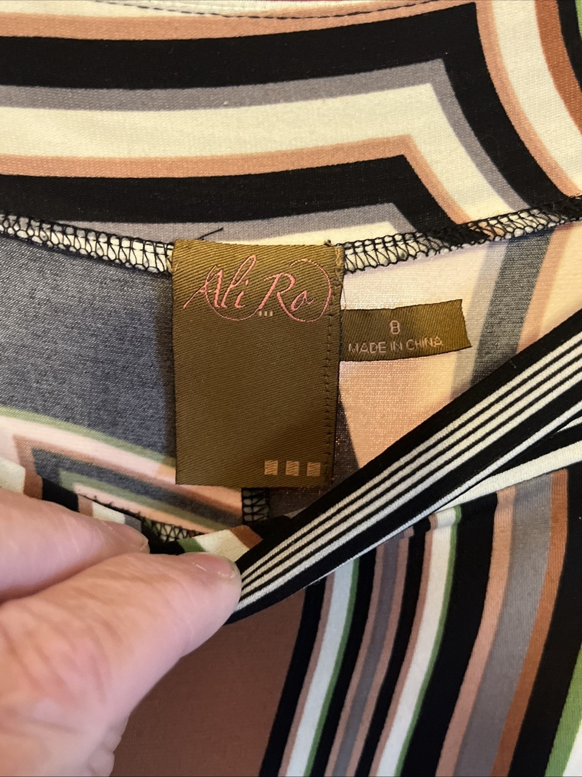Ali Ro Abstract Retro Mod Print. Size 8. Polyester/Spandex. Excellent Condition