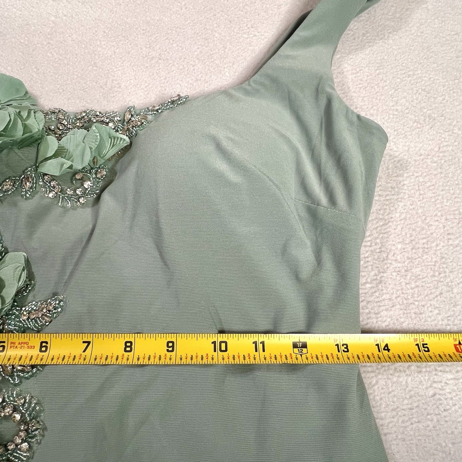 MAC DUGGAL 11910 Green Sleeveless Jersey Gown Size 4 Cowl Neck Beading NWT