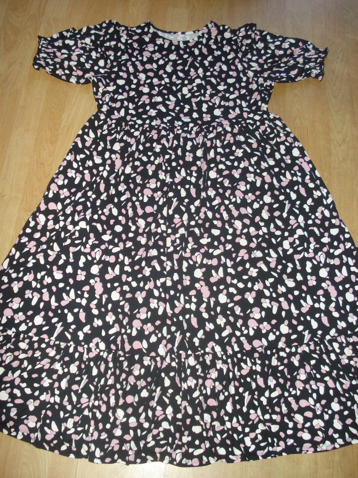 JD WILLIAMS BLACK/ PINK/WHITE POCKETS FLORAL POLY/ELASTANE SHORT SLEEVE UK 16