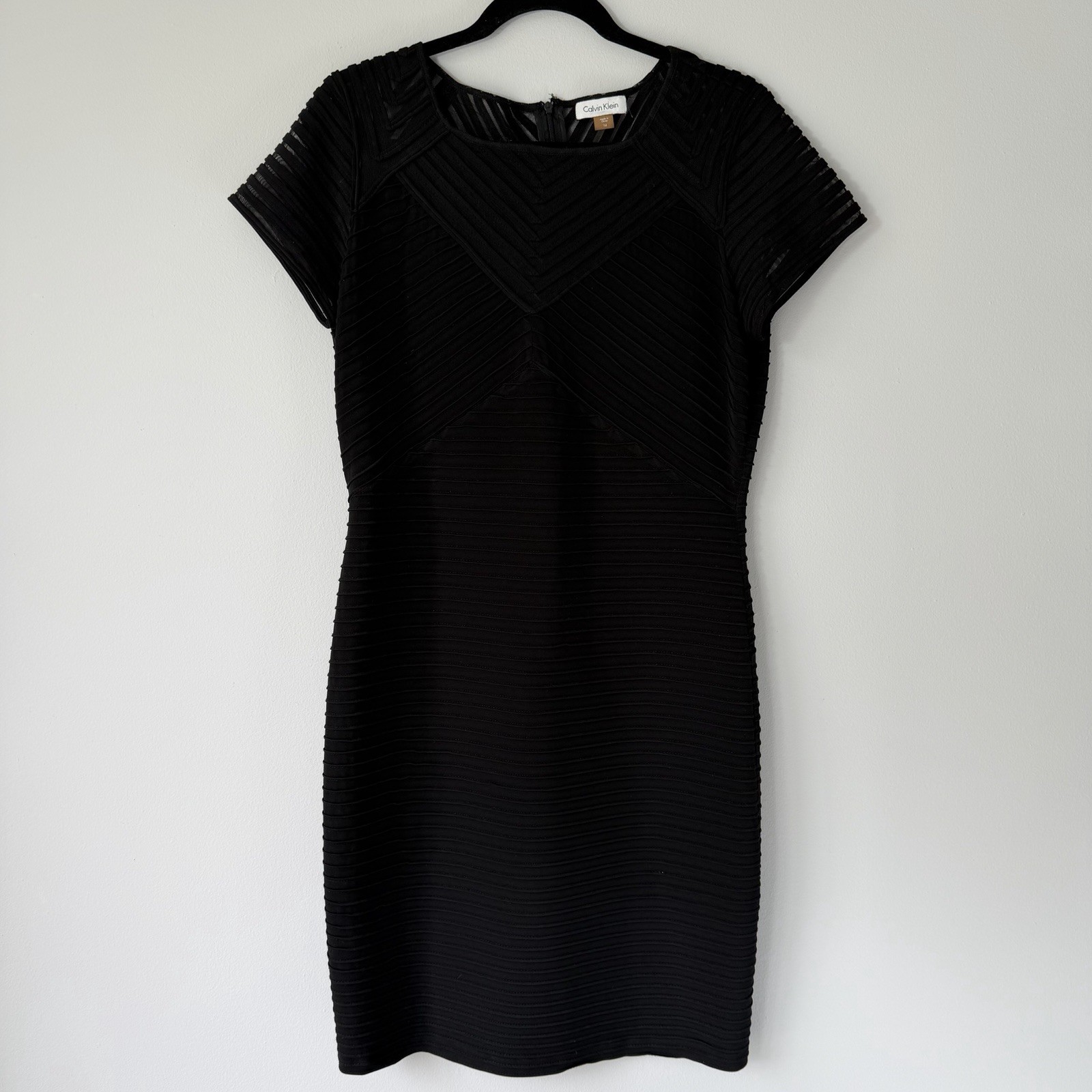 Calvin Klein Black Bodycon Dress Sheath Pleated Mesh Cap Sleeve Size 14 LBD