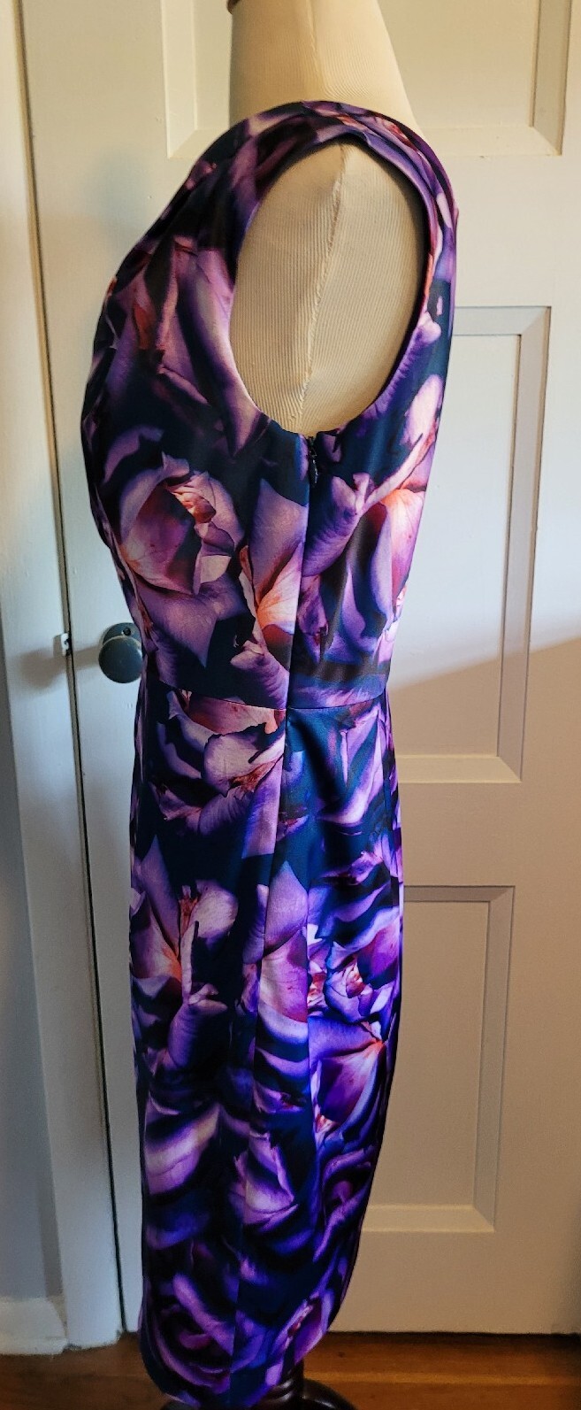 Ivy & Blu maggy boutique Purple Floral Bias Cut Stretch Satin Sheath Dress Sz 6