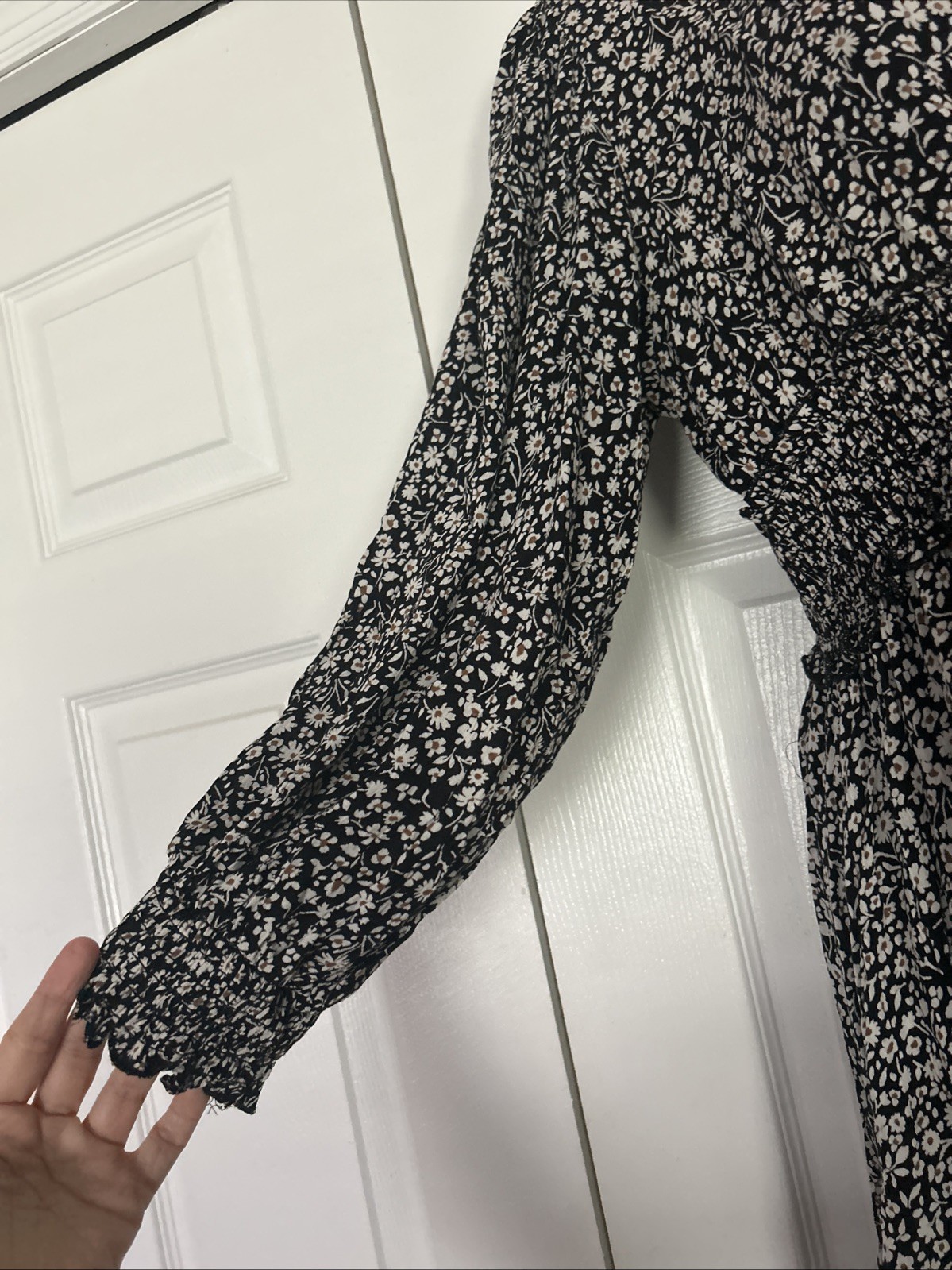 Angie Womens Boho Dress Size L, Black With Little Daisies, Tie On The Back