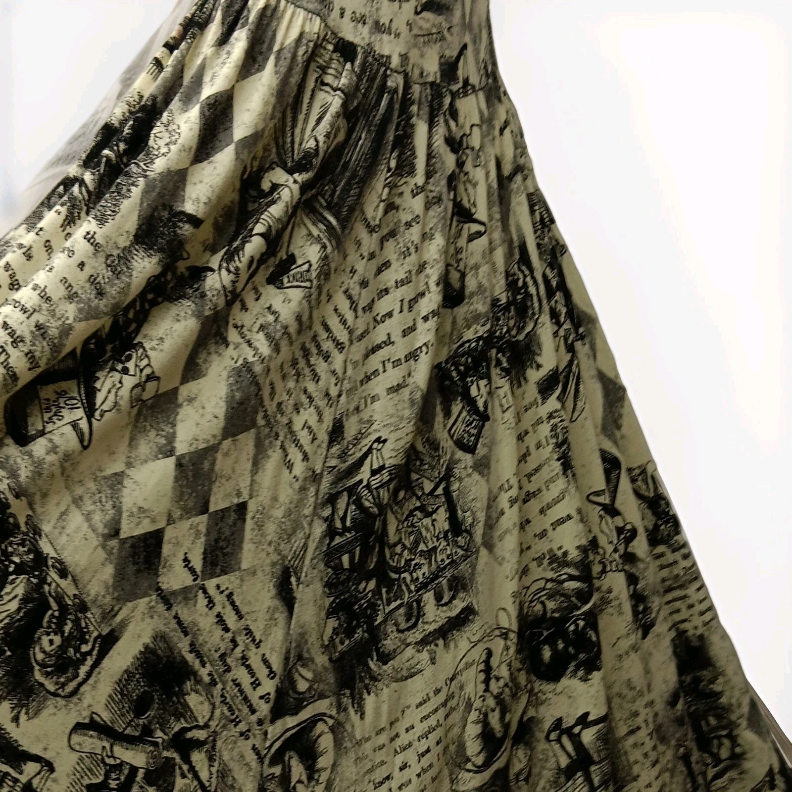 Hot Topic Alice in Wonderland Gothic Lace Mesh A-Line Dress Beige/Black M