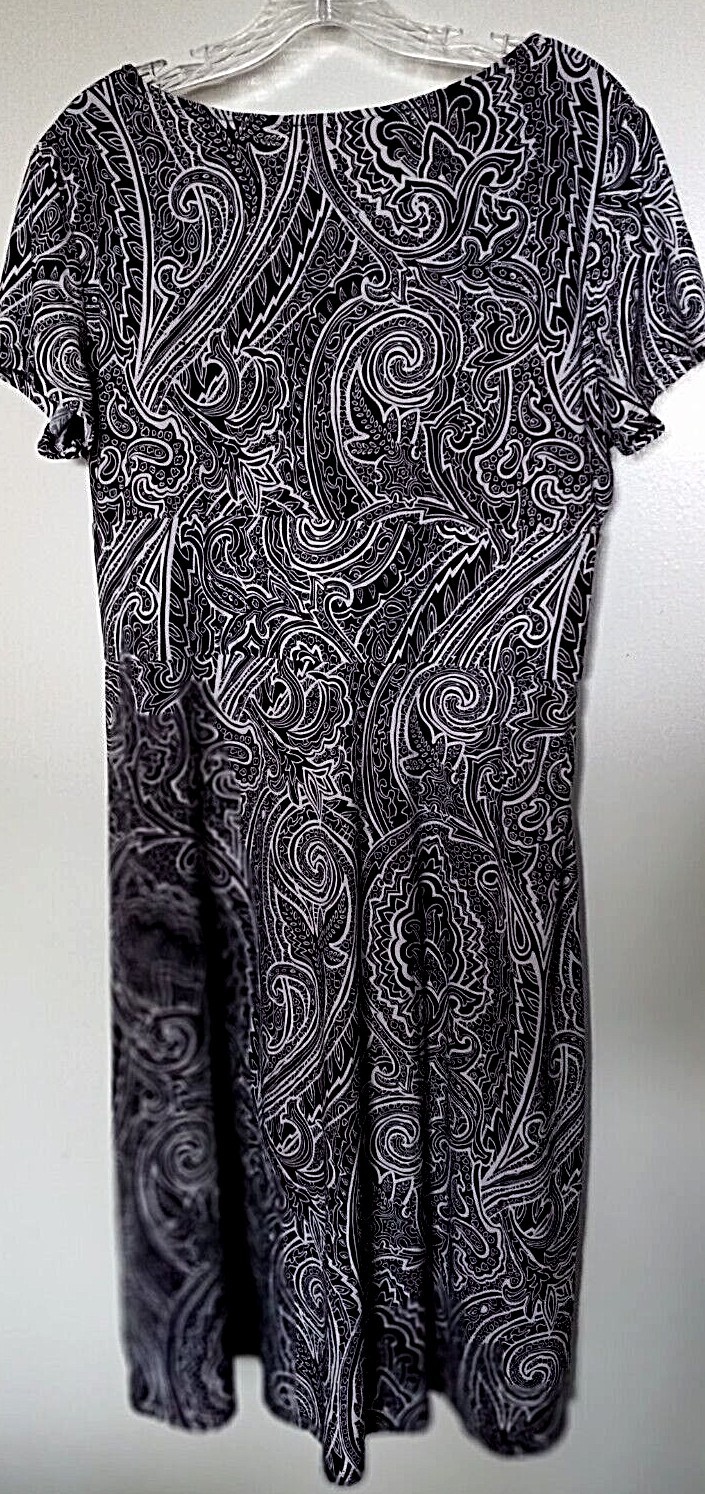 JM Collection 96% polyester 4% spandex black & white geometric print dress PXL