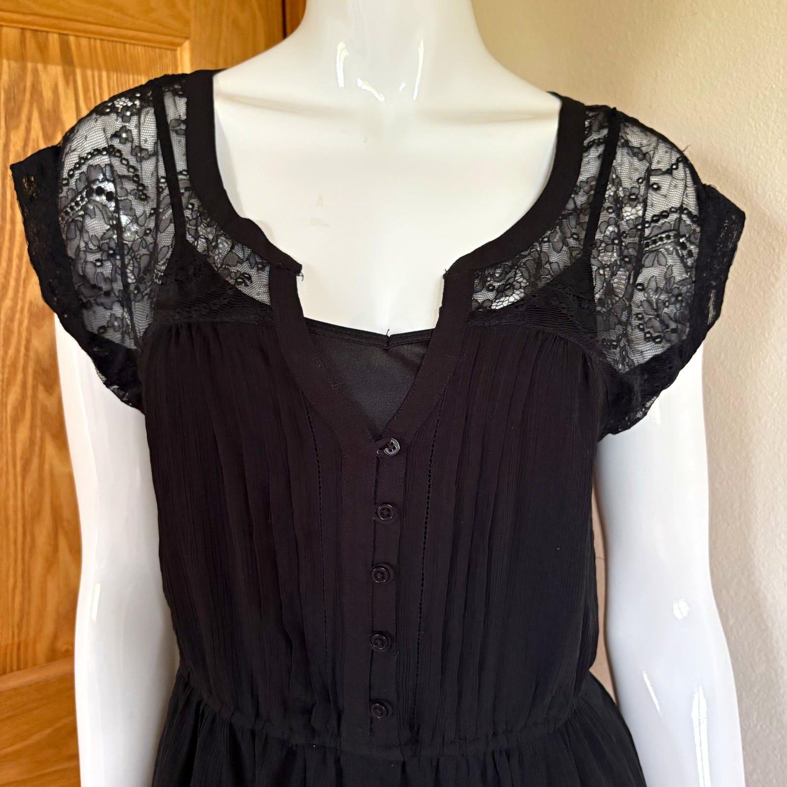 American Eagle Outfitters Women’s S/P Black Lace V-Neck Cap Sleeve Sheer Dress