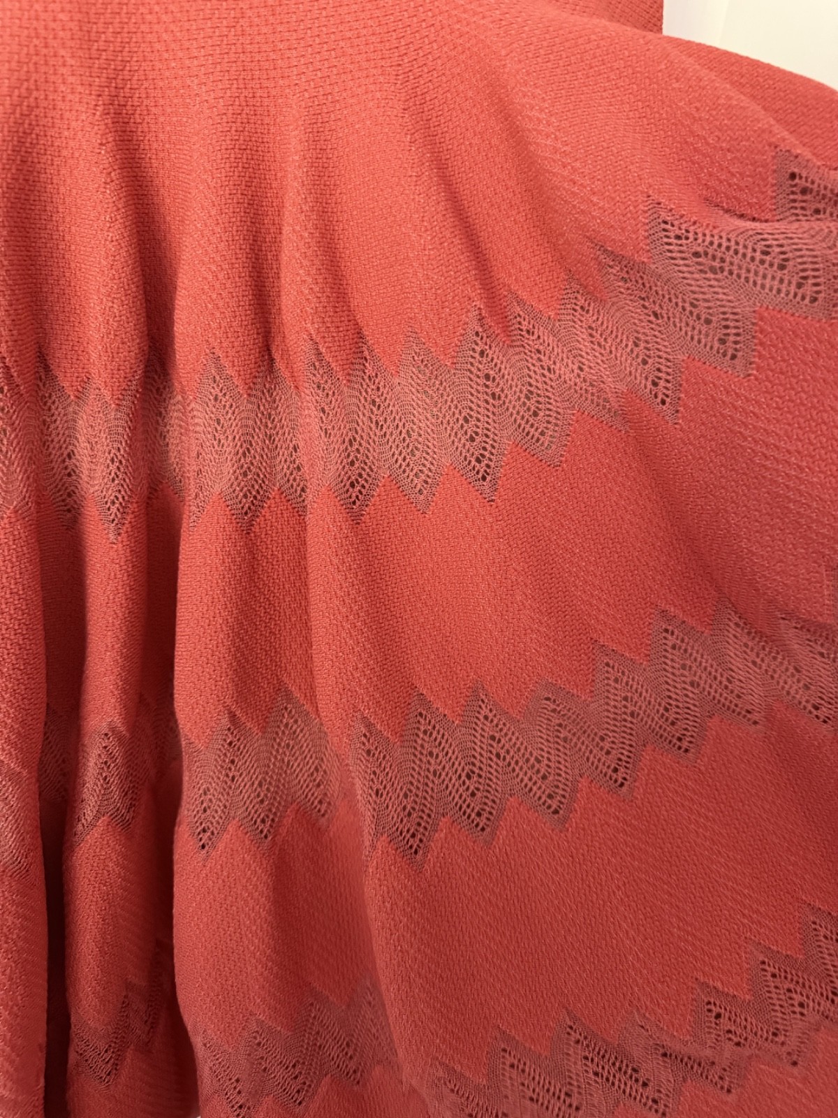 ALAÏA Short-sleeved A-line dress with scalloped hem, Coral color, Size 38.
