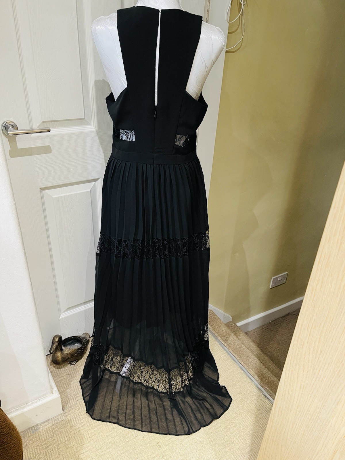 Adelyn Rae Black Lace Pleated Midi Dress Size M Sleeveless Evening Occasion