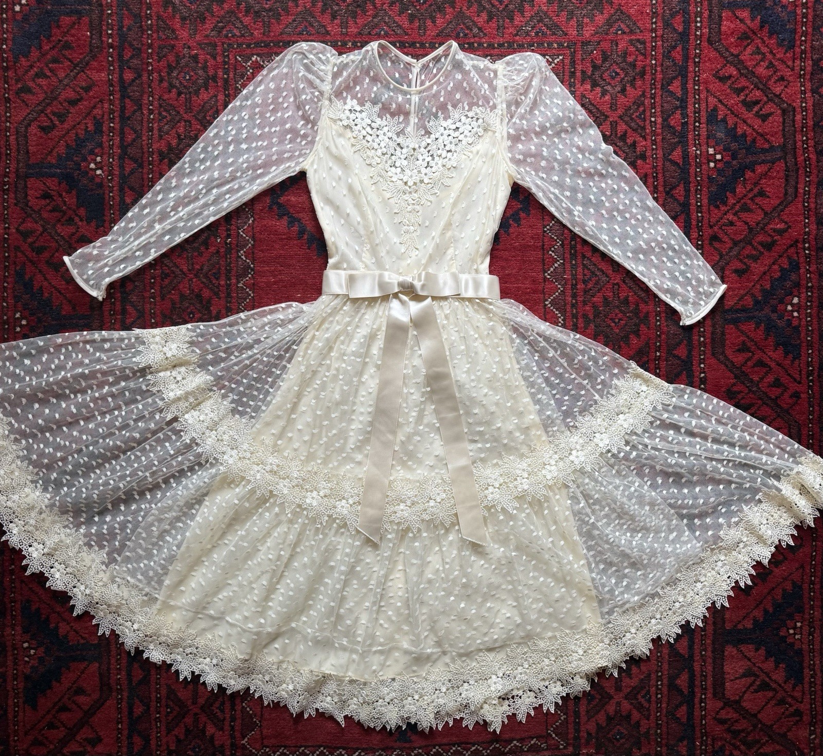 Vintage 1970’s RIZKALLAH Ivory Lace Long Sleeve Wedding Dress Midi Length S XS
