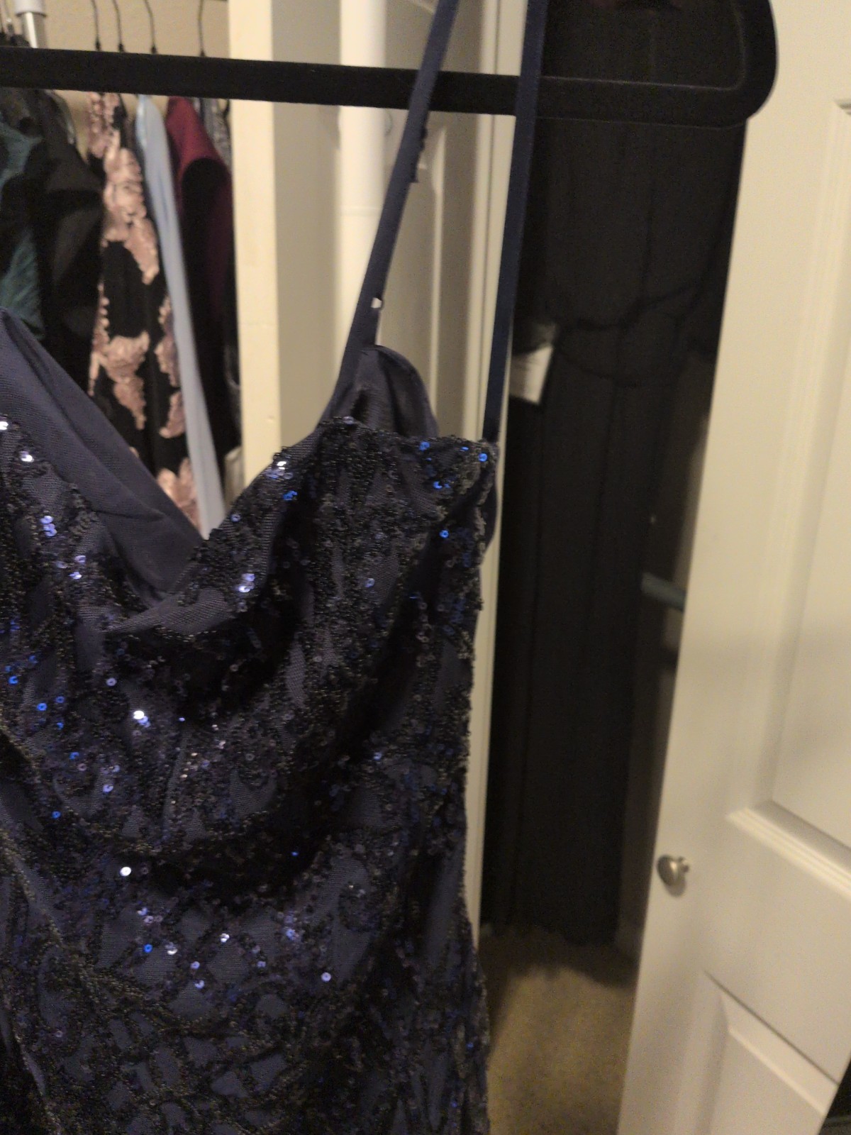 B Darlin Juniors’ Sequined, bodycon bow-Back Dress – Navy New Size 3/4