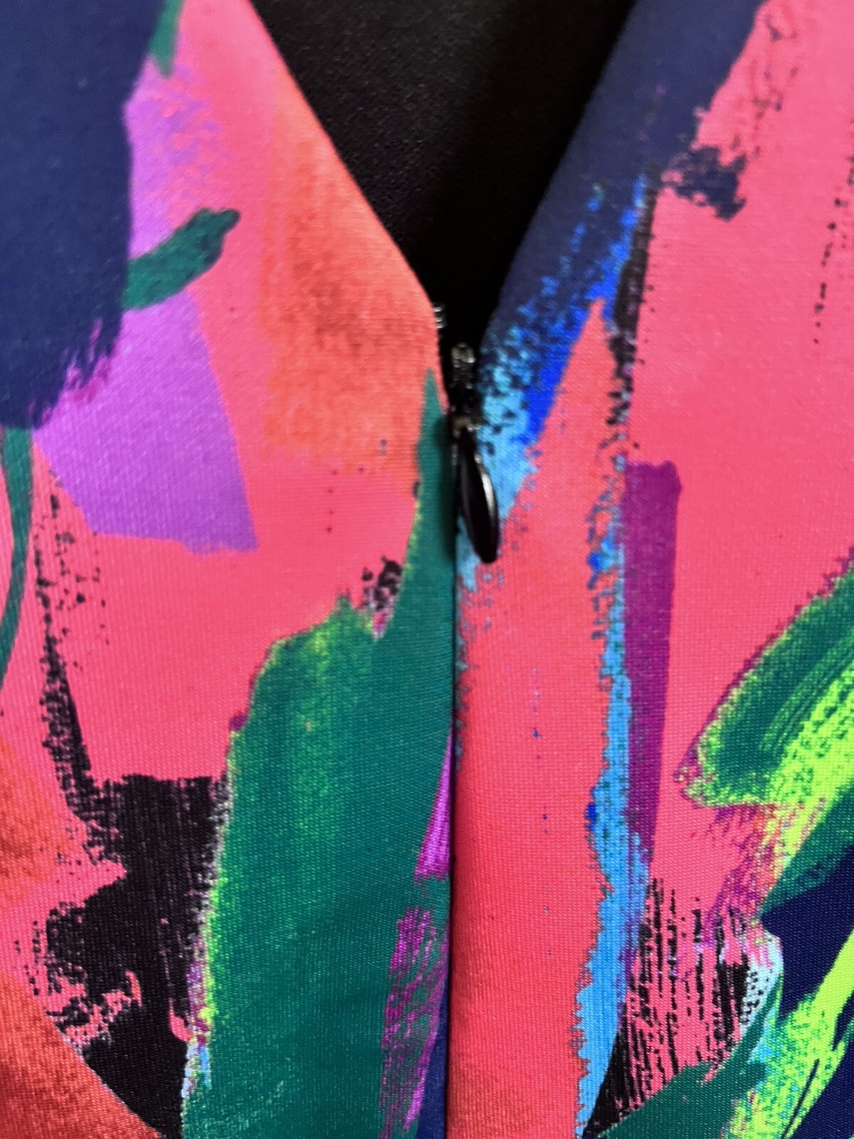 NWT MAIA Size 10 Abstract V Back Knee Length Splatter Print Sheath Dress