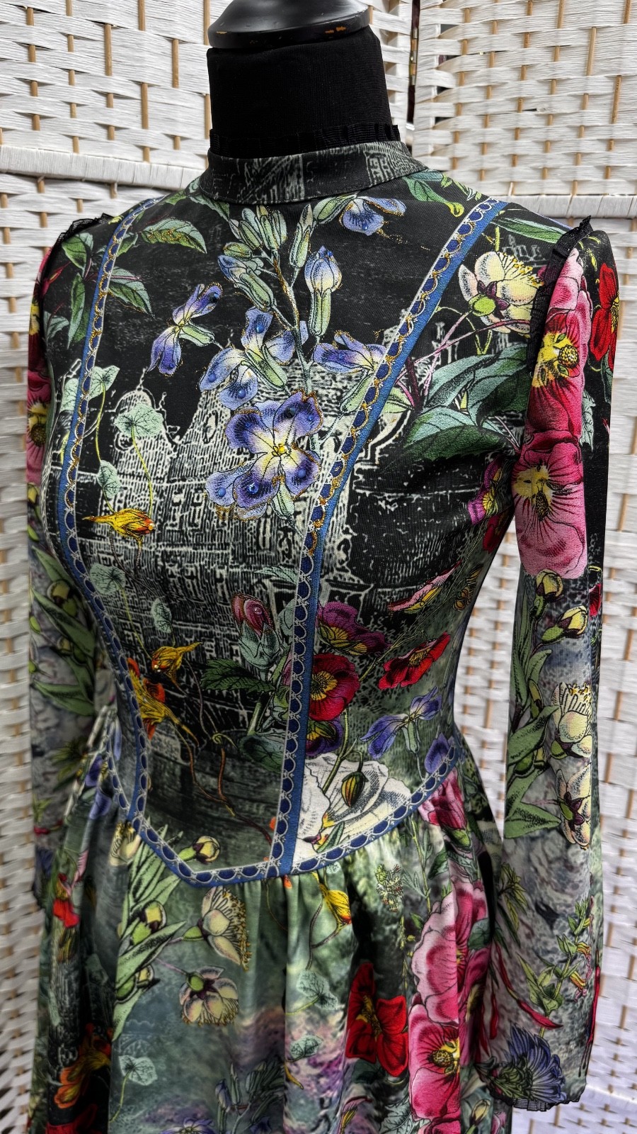 Michal Negrin Elegant Floral And Crystals Dress Size – 36 – NWT