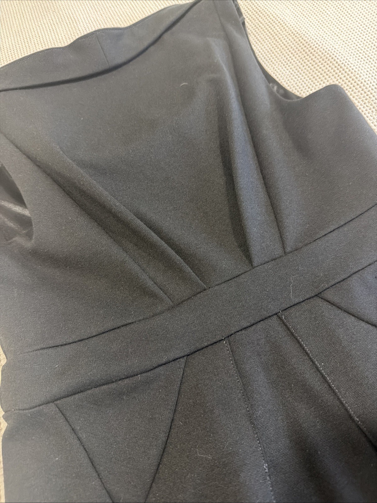BCBG Black Sleeveless V-Neck Midi Dress Scoop In The Front Size 6 ￼
