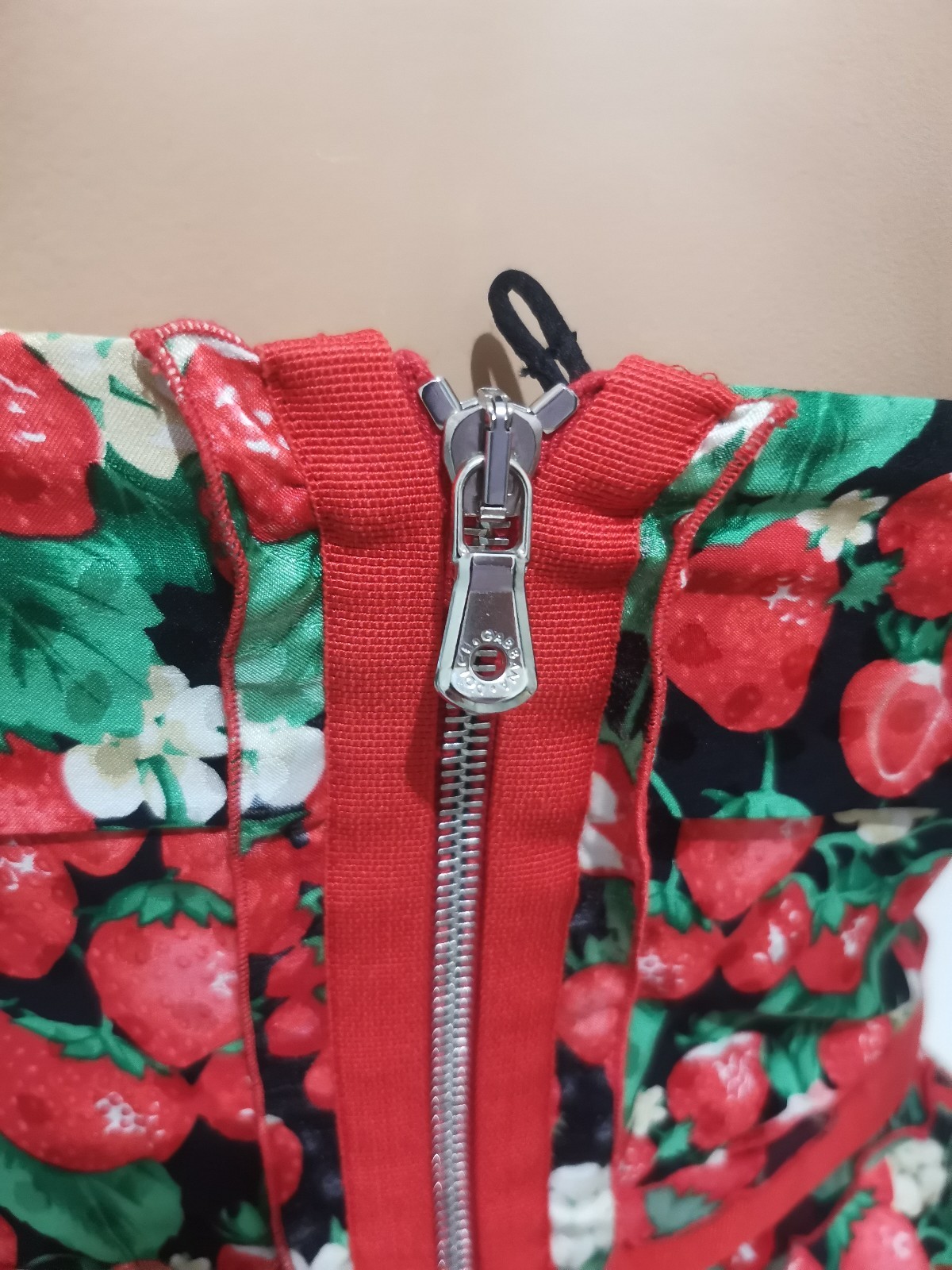 🆓US🛃 SS 2006 Dolce&Gabbana strawberries printed silk corset dress IT 38