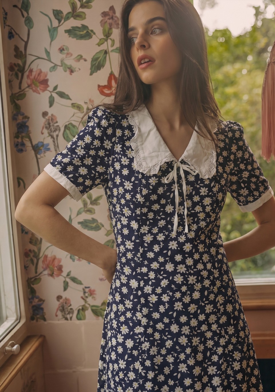 DAZY Navy Daisy Floral Mini Dress L Lace Peter Pan Collar Coquette Cottagecore