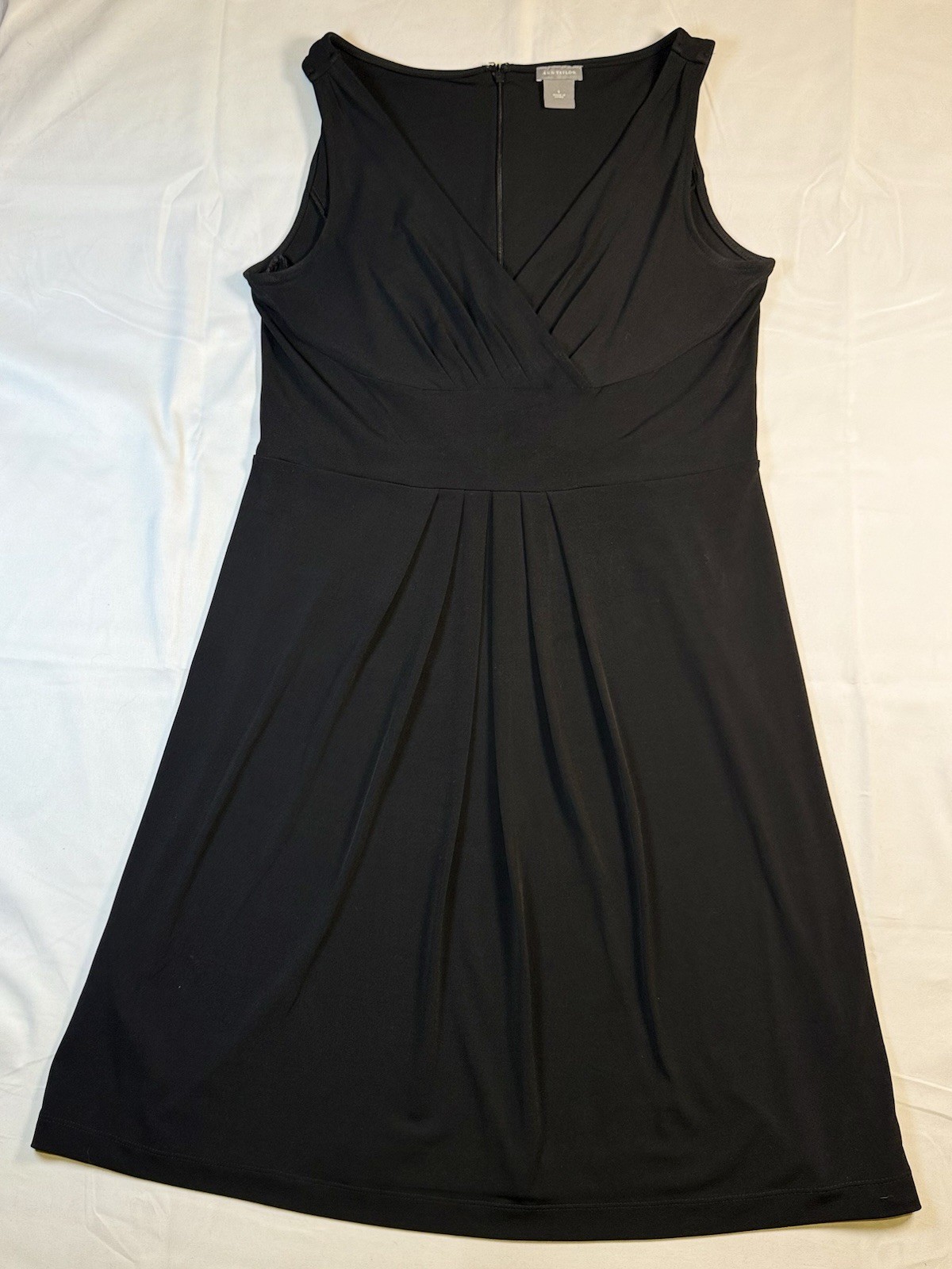 Ann Taylor Women’s Black Short Sleeve V-Neck Wrap Chest Dress. Sz Small