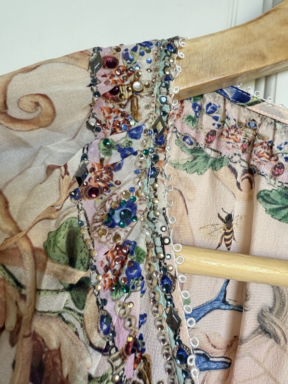 Camilla Dress Size S-M Oversized Queens Bee Hive Floral Flared Sleeve 100% Silk