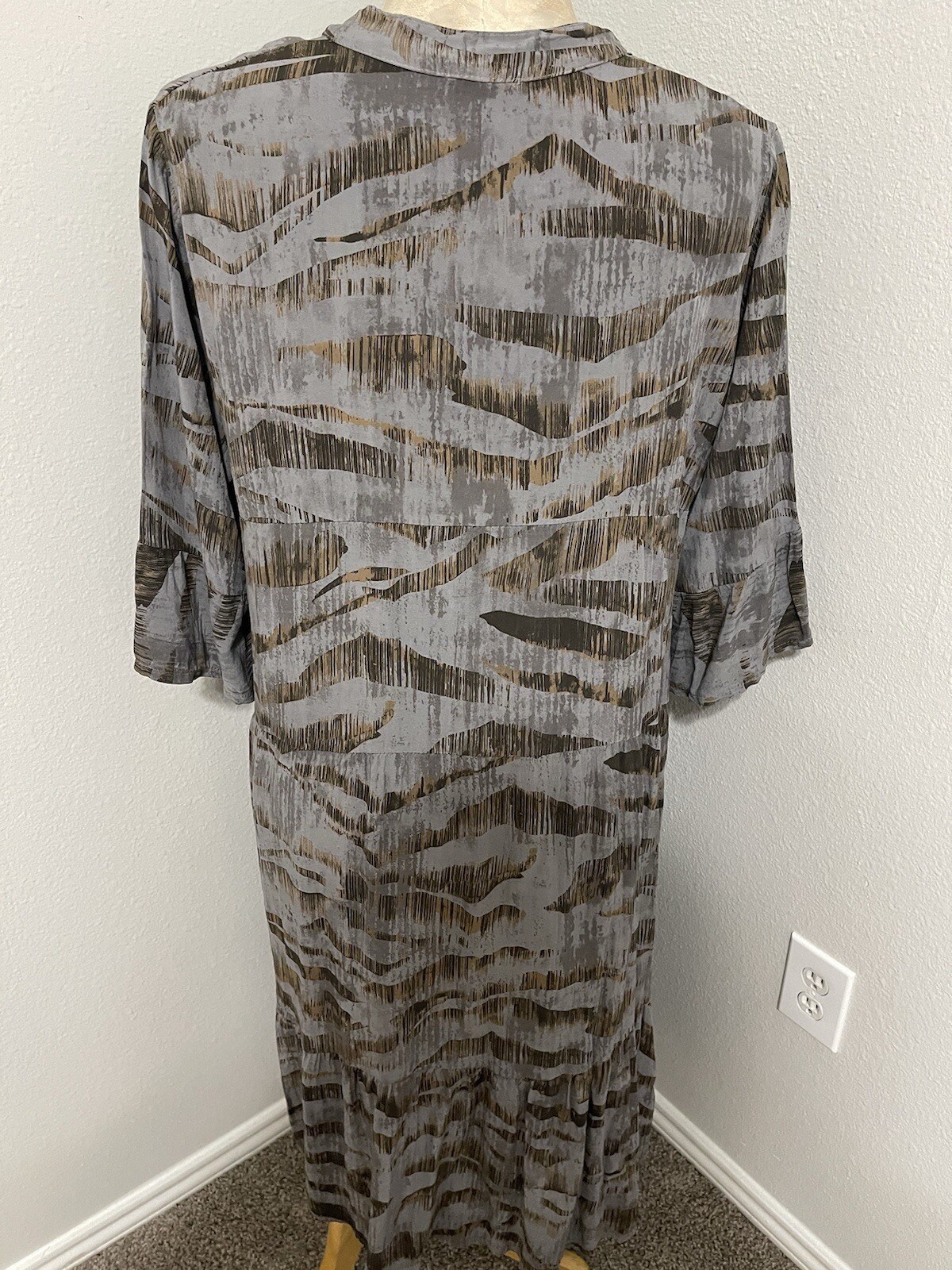 NWT Made in Italy Grey/Brown 100% Viscosa Dress OS V Neck Ruffles