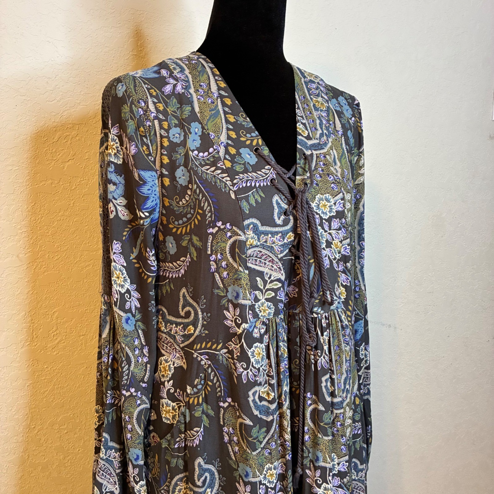 Free People Paisley Boho Mini Dress Gray Floral Lace-Up V-Neck Long Sleeve L