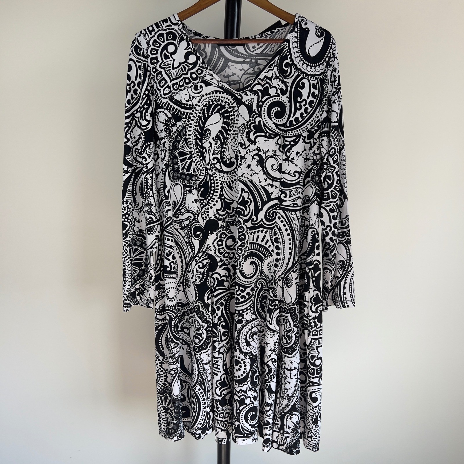 Ashley Stewart Black White Paisley Print V-Neck Long Sleeve Dress Women Plus