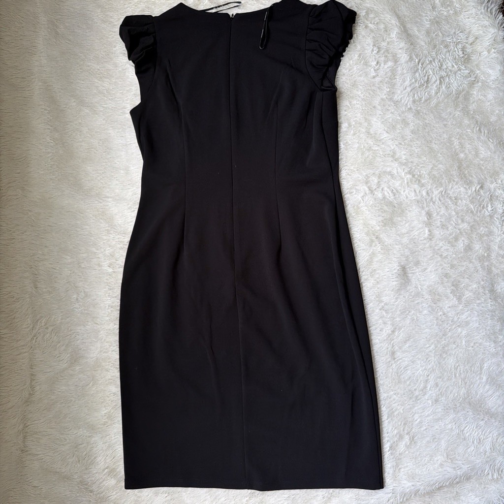 En Focus Studio Women’s Black Sheath Dress Size 12 V-Neck Ruffle Cap Sleeve