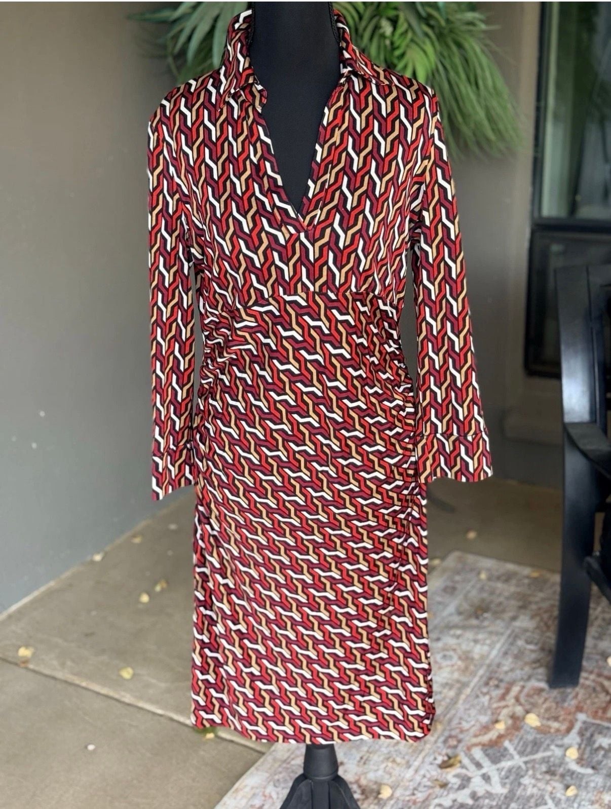 Diane von Furstenberg 100% Silk Jersey Ruched V Neck Dress M