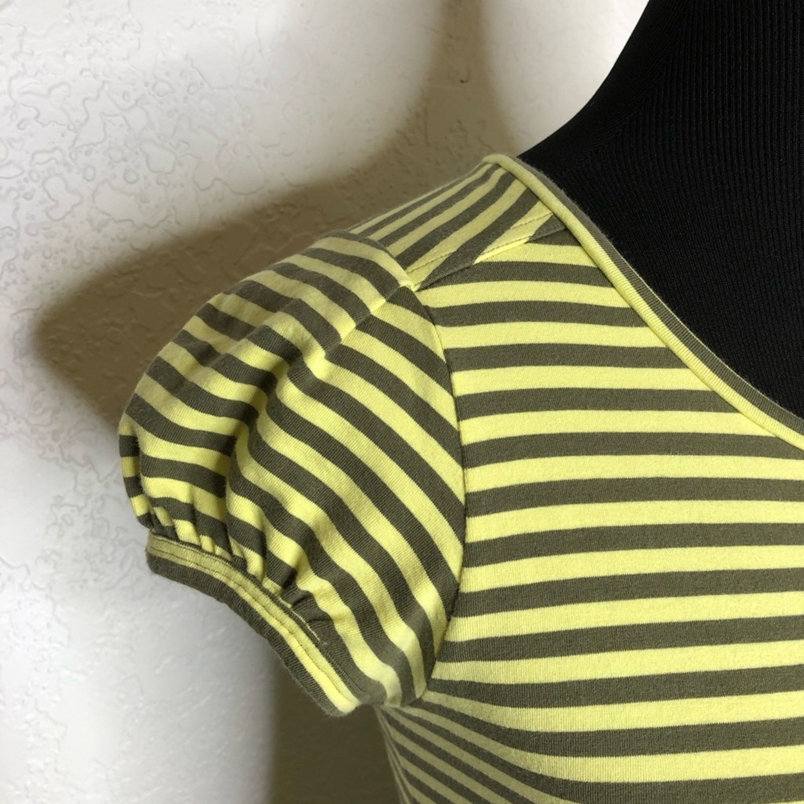 Theory yellow brown striped cap sleeve tee dress size Medium