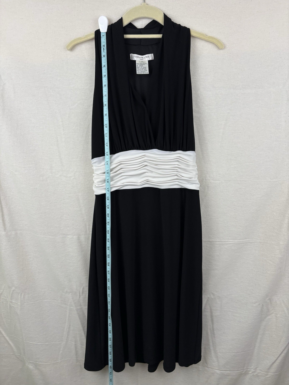 Evan Picone Black & White ruched midi cocktail dress with v-neck, size 10.