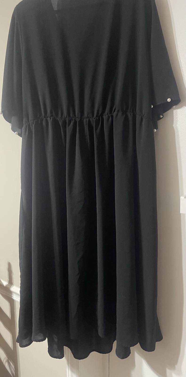 BloomChic Black V-Neck Midi Blouson Dress Beaded Flutter Sleeve Plus 4X