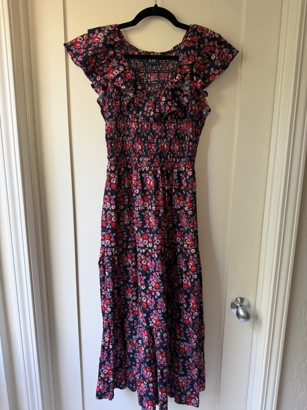 Preowned $98 Gap 100% Cotton Floral Black Red Purple Smocked Women’s Size M