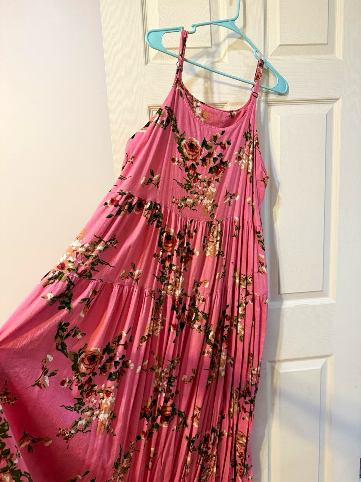 Women’s Plus 2XL Pink Floral Pleated Scoop Neck Spaghetti Strap Maxi Dress