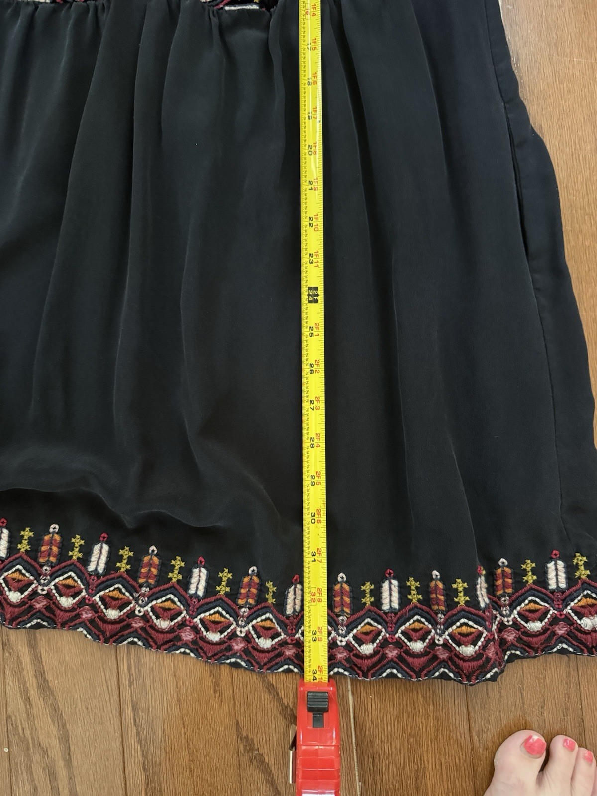 Johnny was Black Floral Embroidered V-Neck 3/4 Sleeve Knee Length Shift Dress M