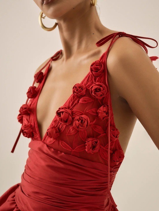 $689 For Love And Lemons “Esmeralda” High-Low Appliqué Gown in Red Sz Small