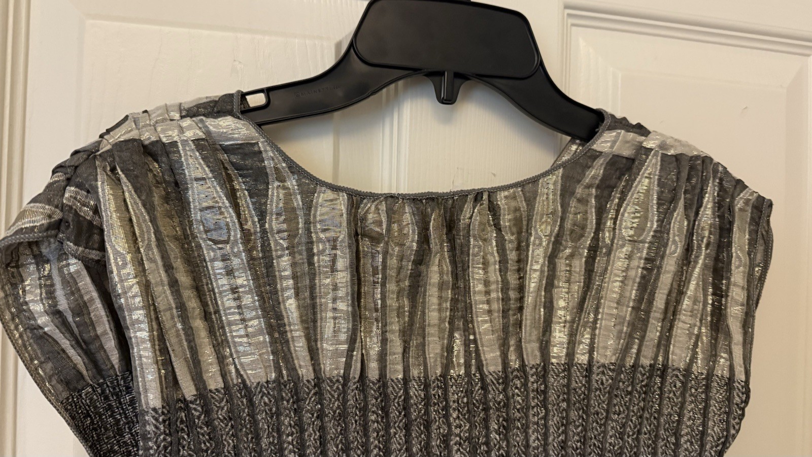 Max Studio Silver Gray Striped Pleated V-Neck Sleeveless Knit Mini Dress XS