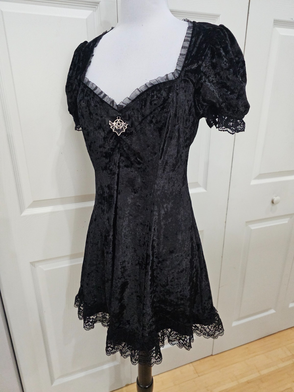 Dolls Kill The Grave Girls Goth Sweeter Than Midnight Black Velvet Mini Dress S