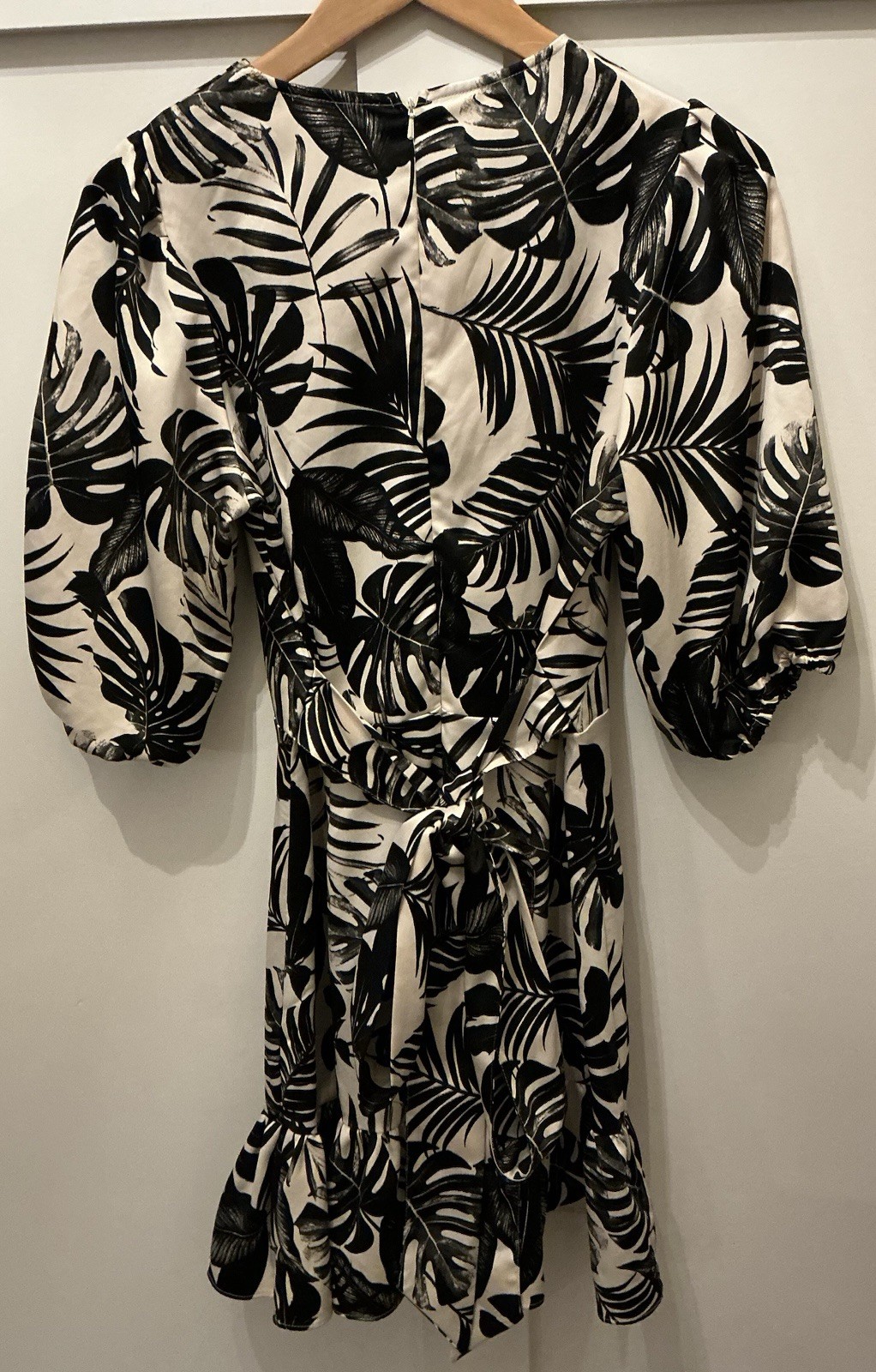 ASOS DESIGN Tropical Leaf Print Wrap Mini Dress Tie Waist Puff Sleeve US 6 NWOT