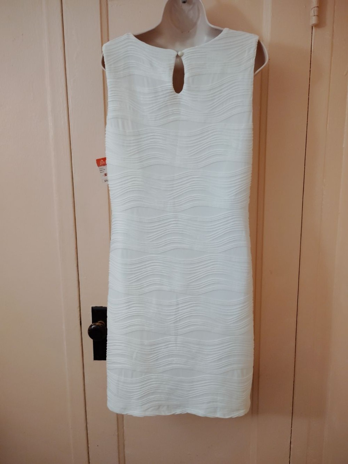 Sleeveless Off White Textured Wave Shift Dress