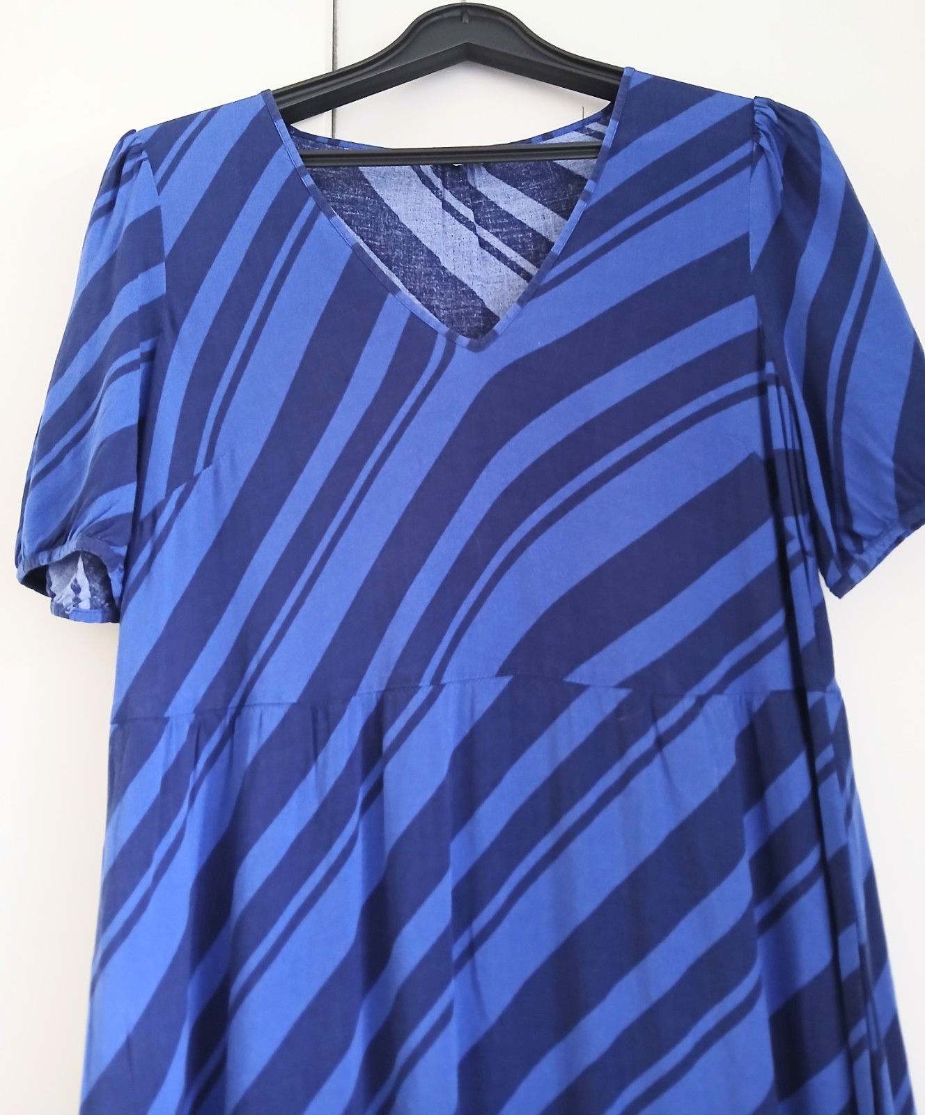 Hush blue & black diagonal stripe short sleeved v-neck maxi dress – Size 8
