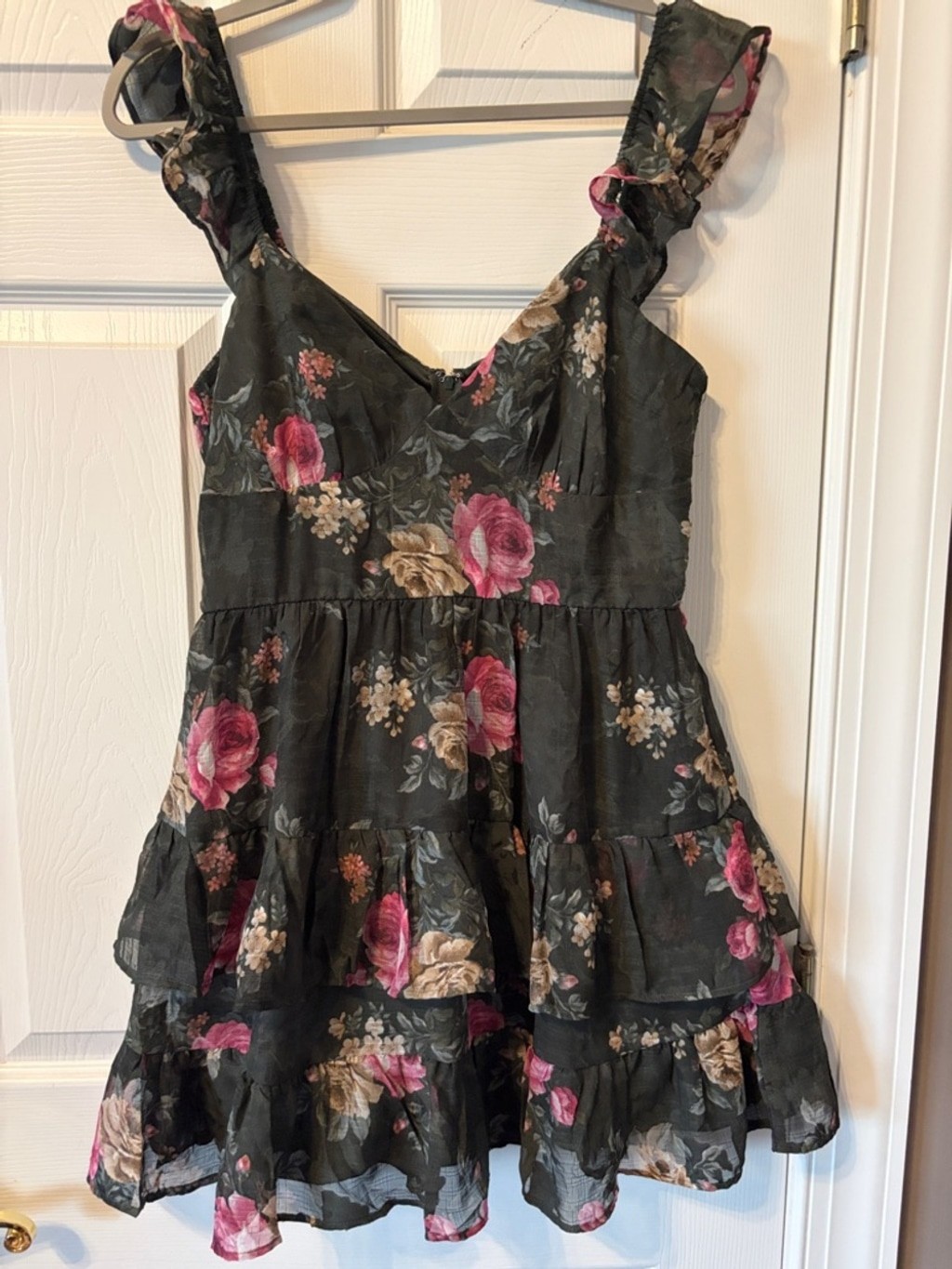 Francesca’s Collections Olive, pink Floral Ruffle Tiered Sundress – Roses NWT-M