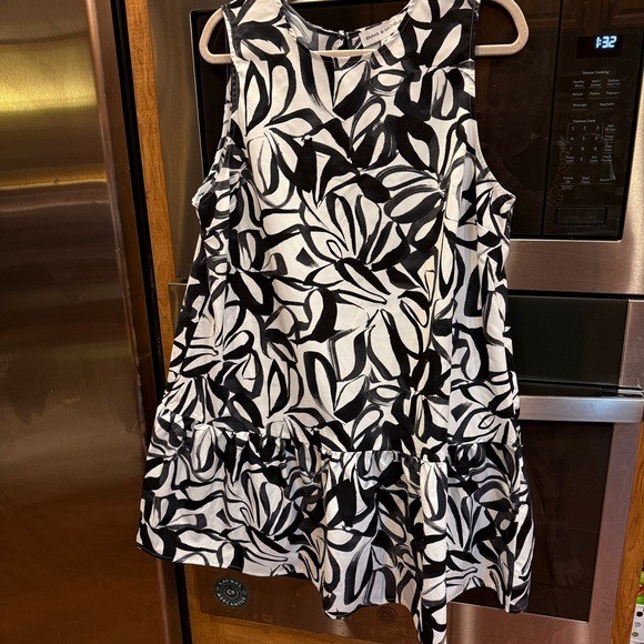 Emma & Michele Black and White Leaf Pattern Dress XL