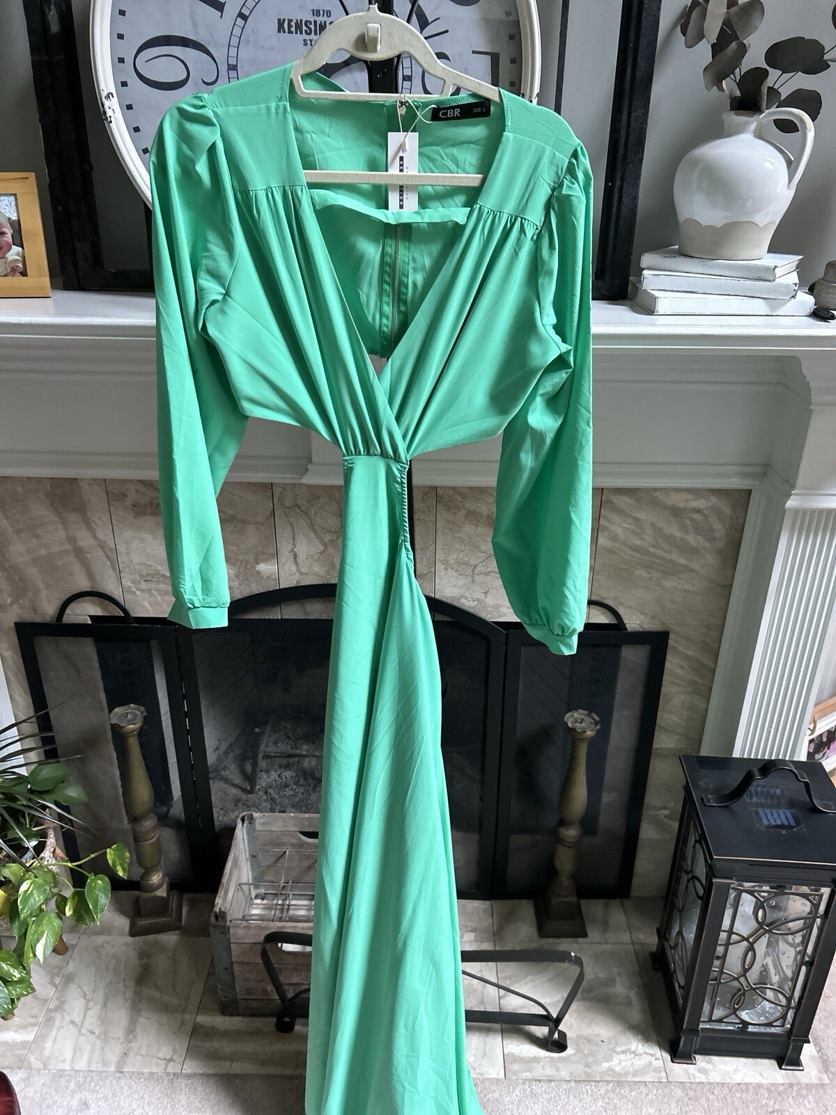 CBR Chic Boutique Rose pale green V neck cut out maxi dress sz L