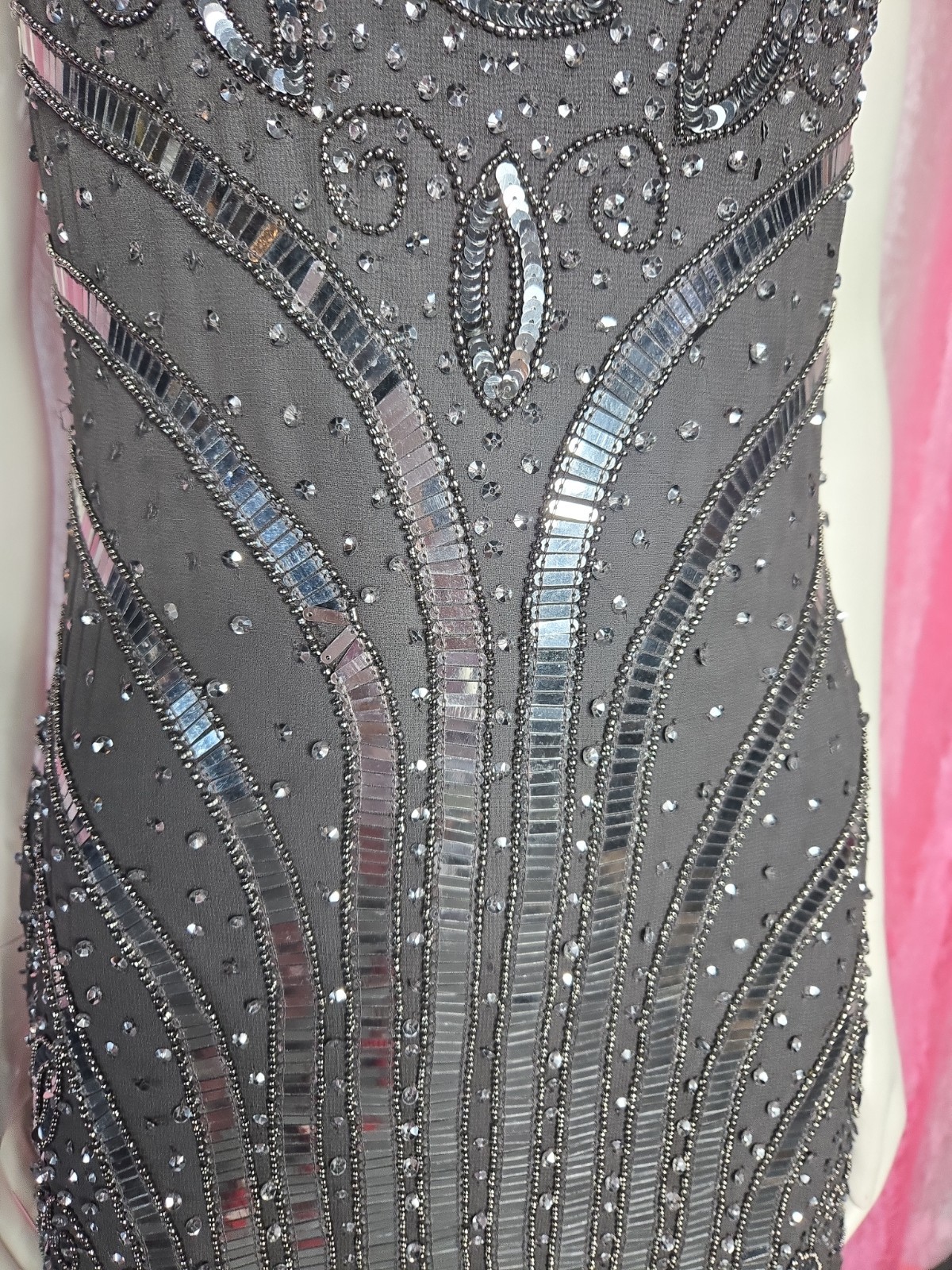 Frock and Frill Gray Exquisite Sequin Beaded Lined Cocktail Dress Size 6