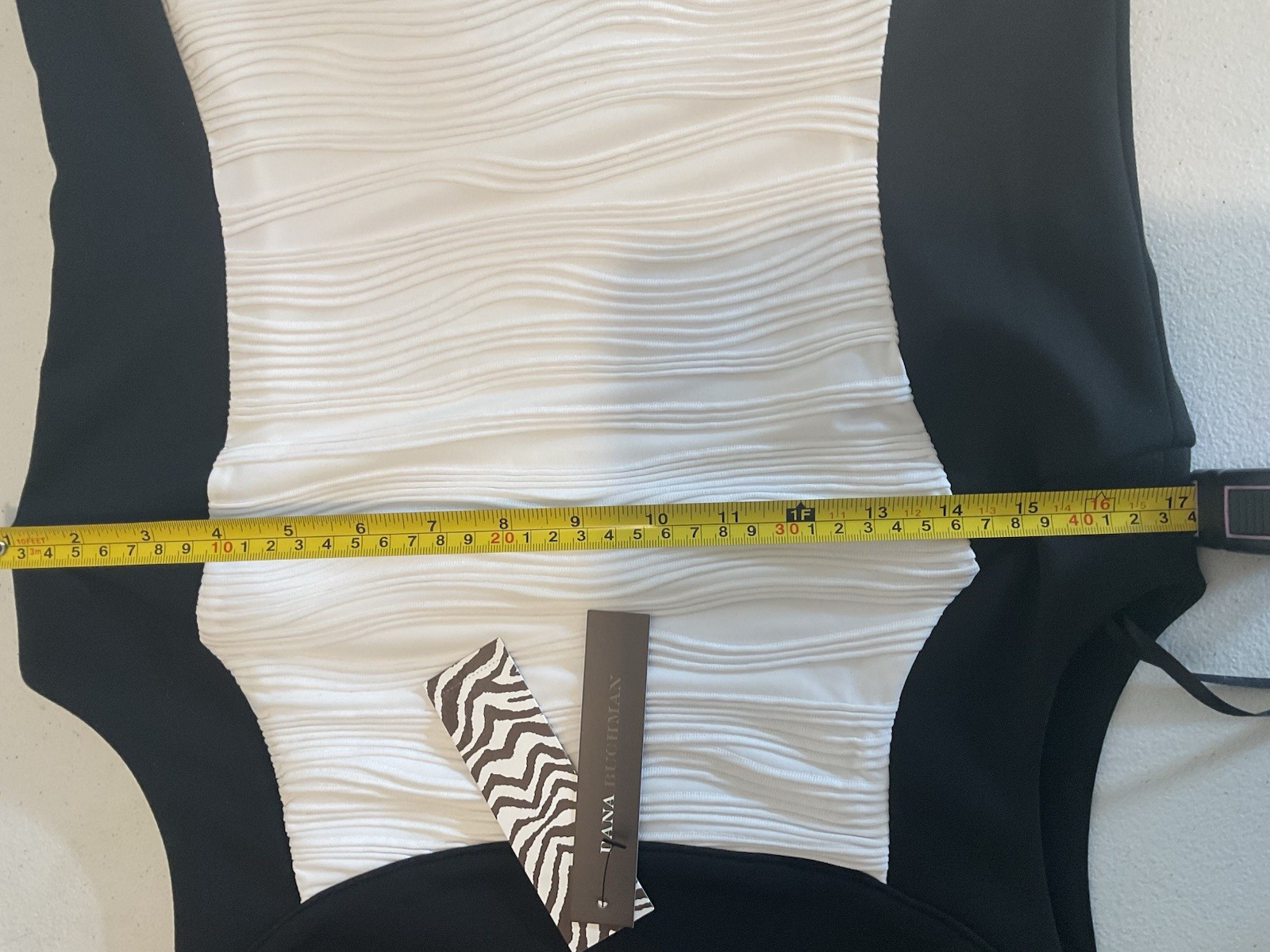 Dana Buchman Black And White Body Con Dress Size 8 Elegant NWT