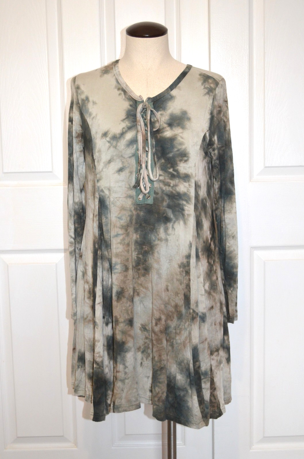 Cy Fashion Dress Women’s S Long Sleeve Gray Variegated Lace Up Neckline