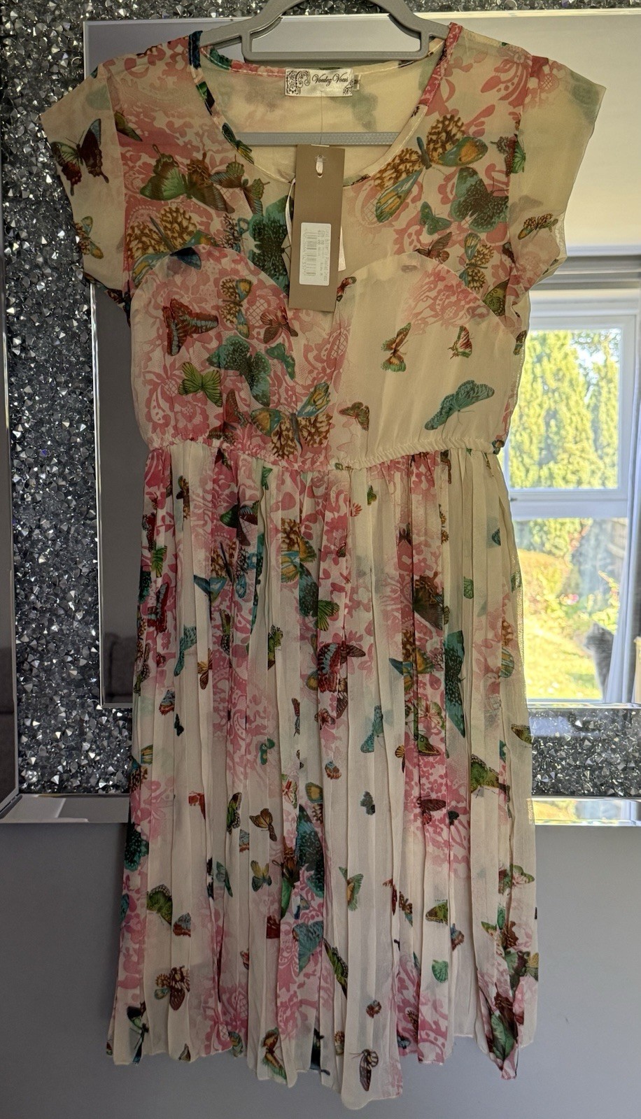 BNWT Beautiful Ladies Floral Butterfly Pleated Summer Dress Size M 10-12