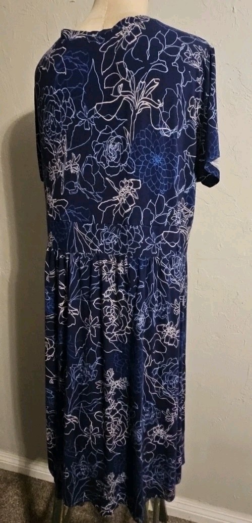 L.L. Bean 2X REG Blue Floral Print Stretch Surplice Midi Dress