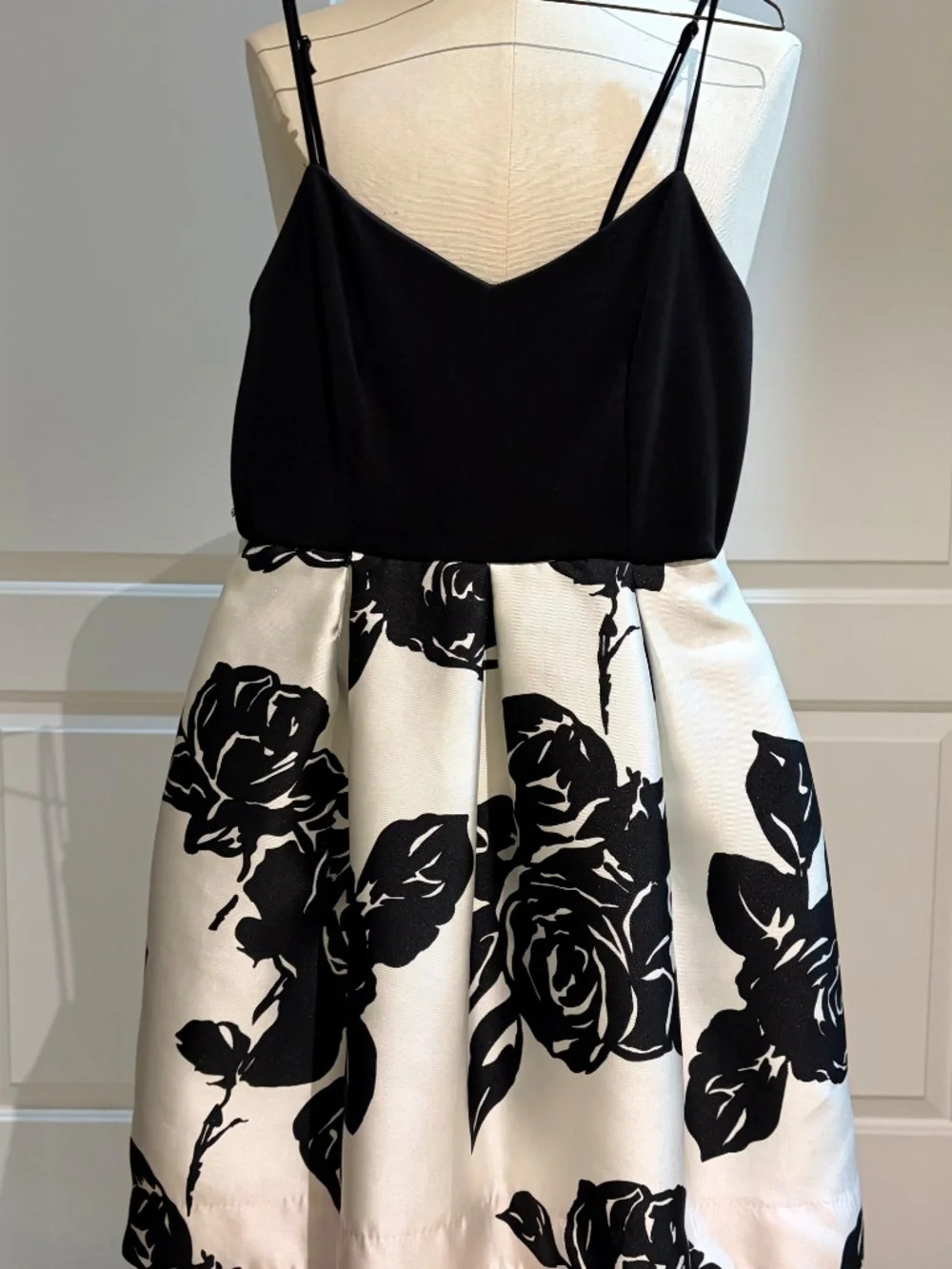 Teeze Me Black White Floral Fit & Flare Dress Pink Satin Hem Size 5/6