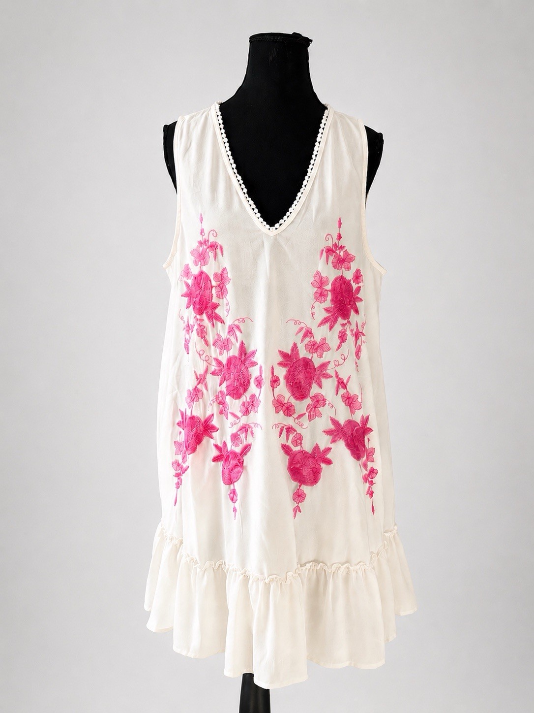 The Impeccable Pig Embroidered Shift Dress Pink Floral Ivory Ruffle Hem L