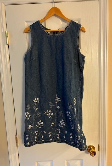 J.L.N.Y. Women’s Blue Medium Wash Denim Jean Dress Embroidery Flowers Size L