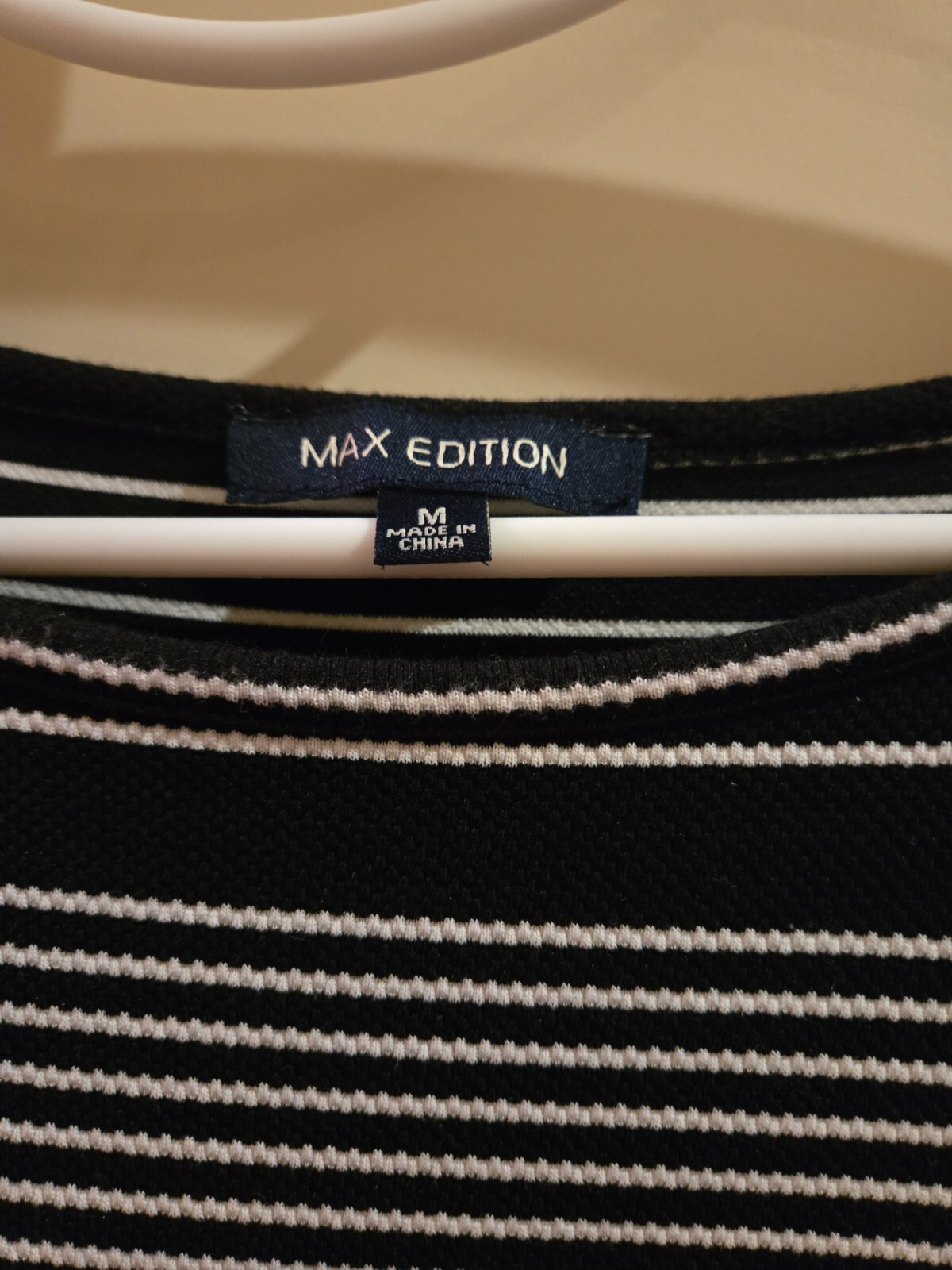 Max Edition knit dress Medium black and white, comfortable and classic